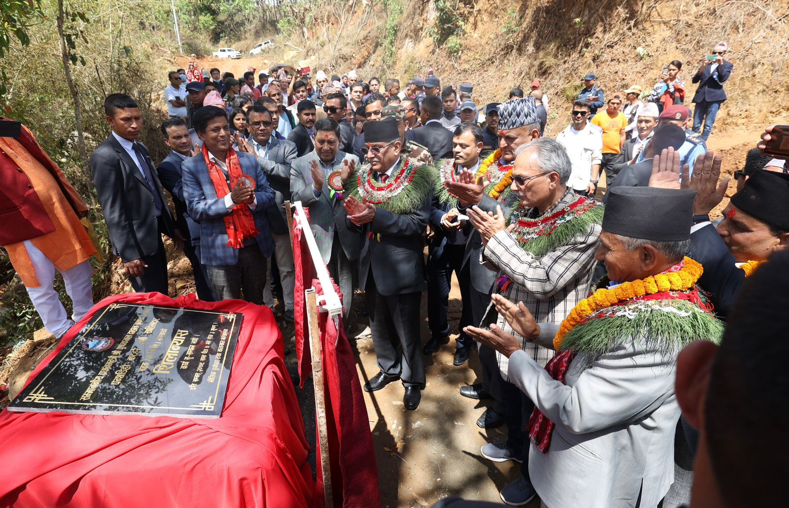 प्रधानमन्त्री प्रचण्डद्धारा गोरखामा शिलान्यास