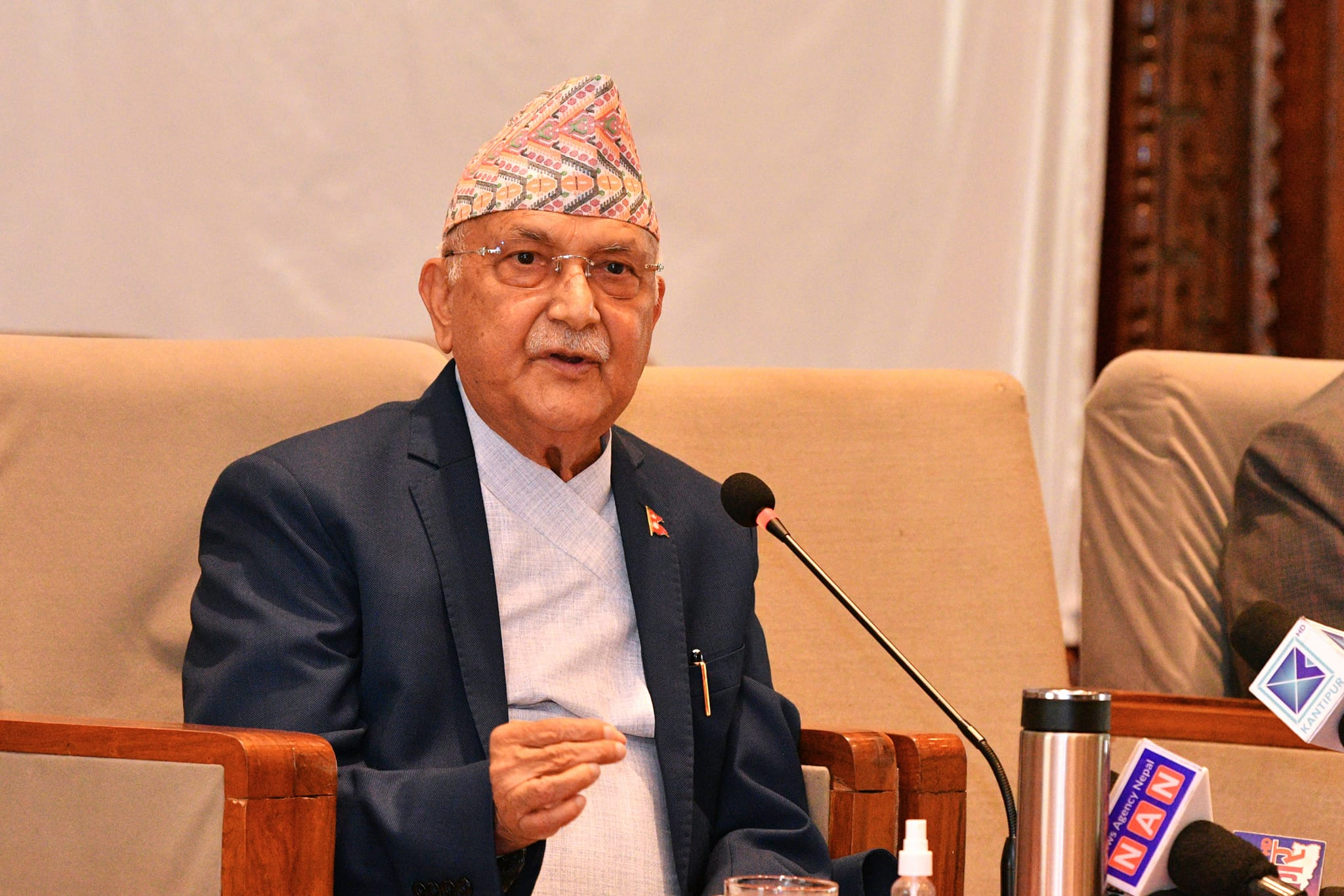 सरकारले ल्याएको बजेटप्रति ओलीको असन्तुष्टि- परामर्श नगरी बजेट ल्याइयाे