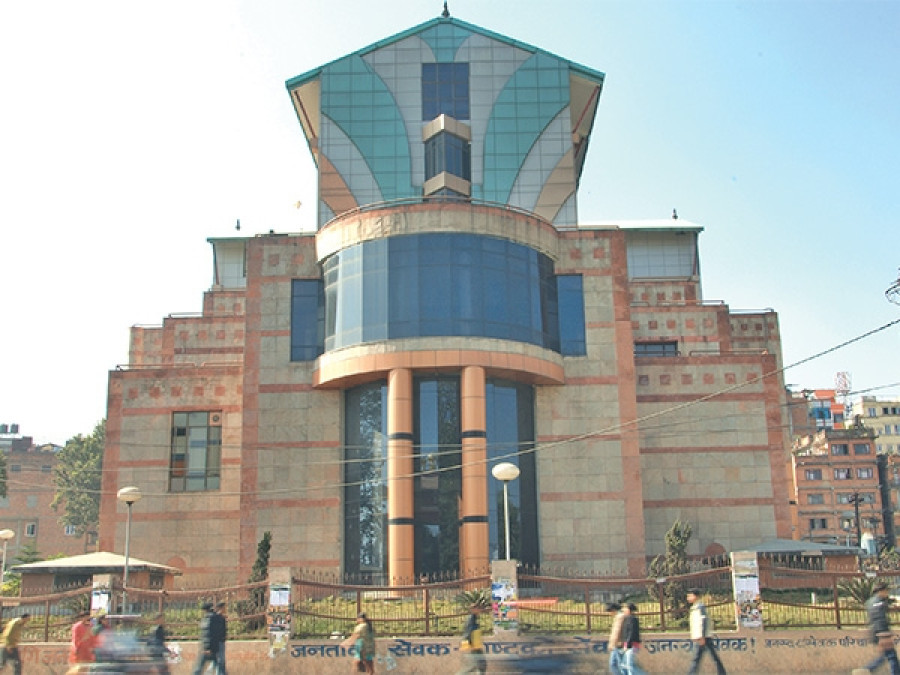 सोमबार प्रदर्शनका क्रममा घाइते भएकाहरूको राष्ट्रिय ट्रमा सेन्टरमा रातभर शल्यक्रिया