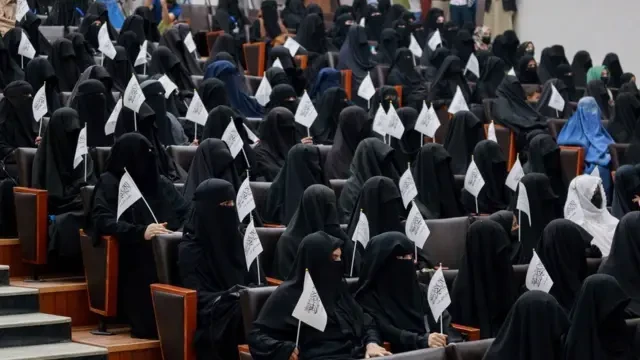 महिलाले लेखेका पुस्तक हटाउने तालिबान सरकारको निर्णय