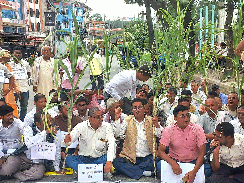 आन्दोलनरत उखु किसानले अनिश्चितकालिन राजमार्ग बन्द गर्ने