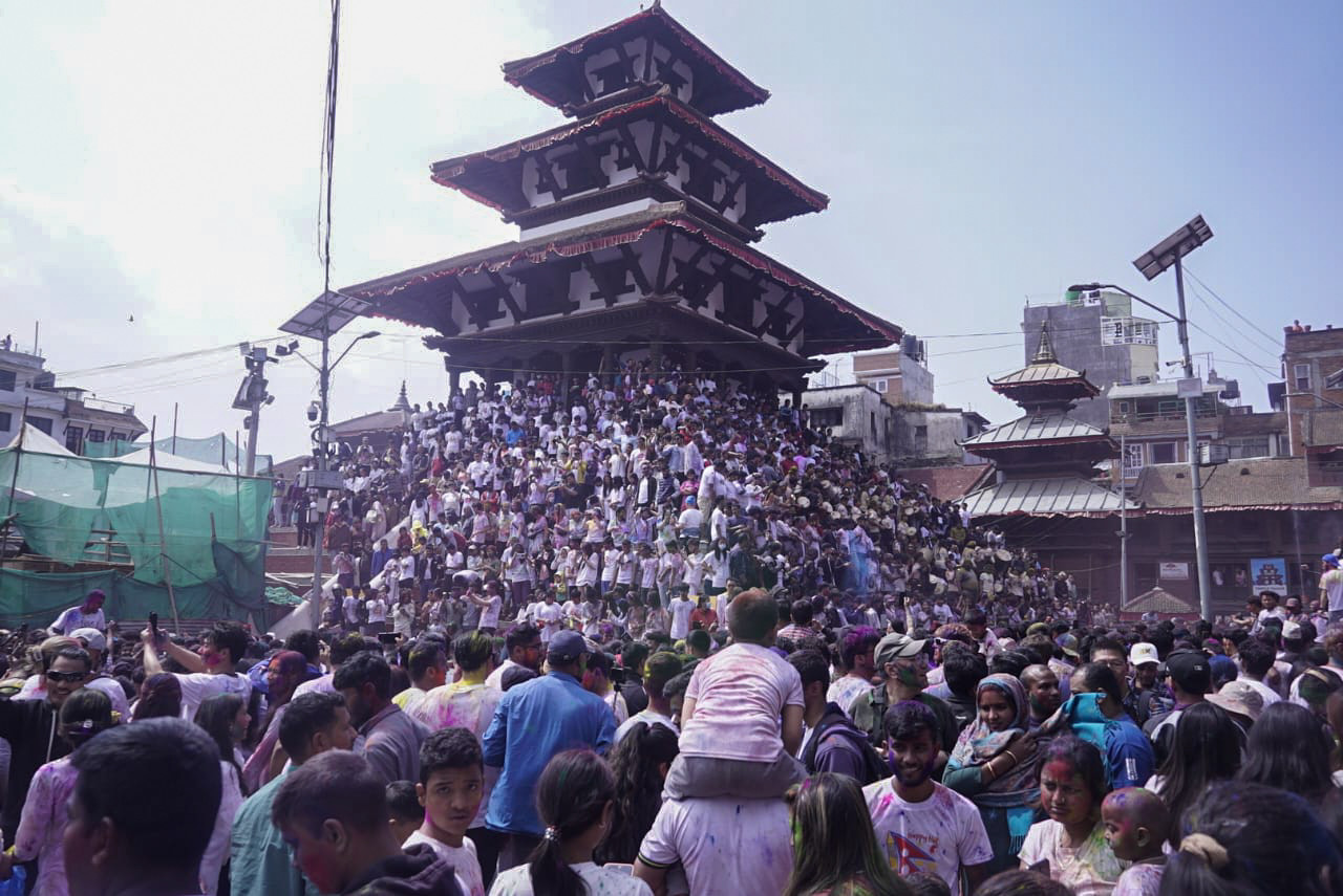 वसन्तपुरमा उत्साहपूर्वक मनाइयो होली पर्व