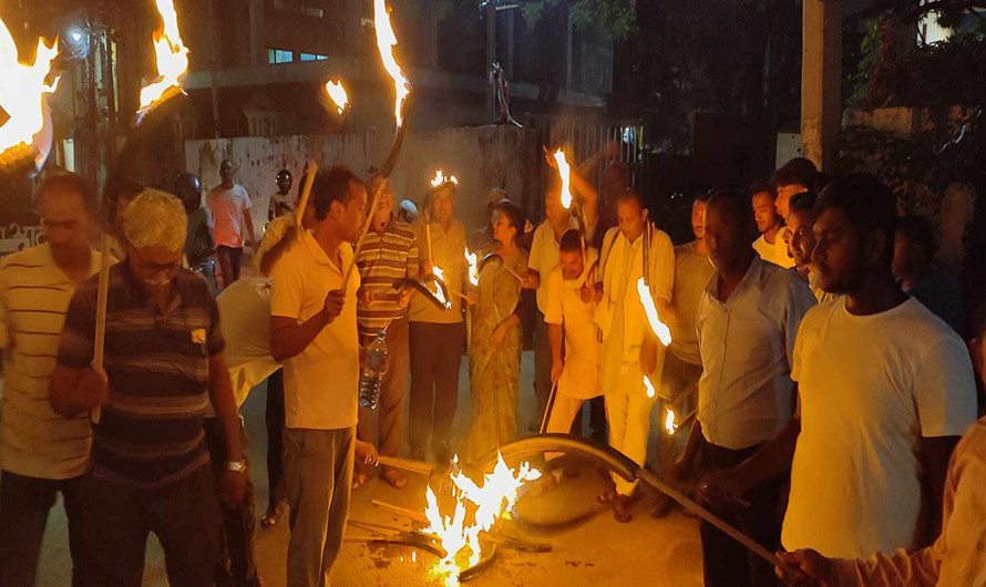 गाईगोरुको हत्या गर्नेलाई कारबाहीको माग गर्दै मशाल जुलुस