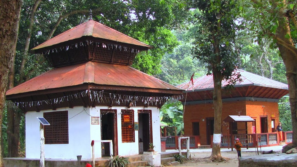 चितवनको वाल्मीकि आश्रममा खानेपानीको व्यवस्था
