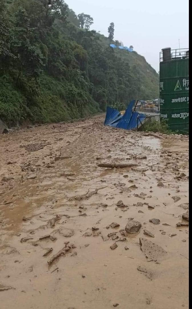 राजधानी प्रवेश गर्ने सडक पूरै ठप्प