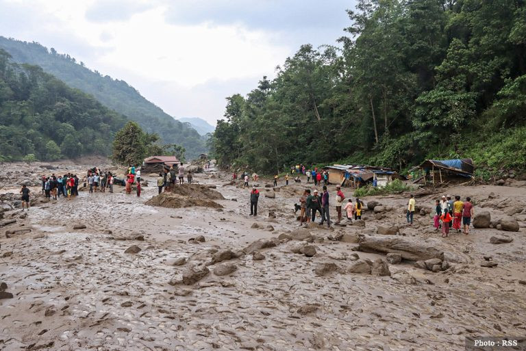 महाराष्ट्रः राइगढ पहिरोमा परी १३ जनाको मृत्यु