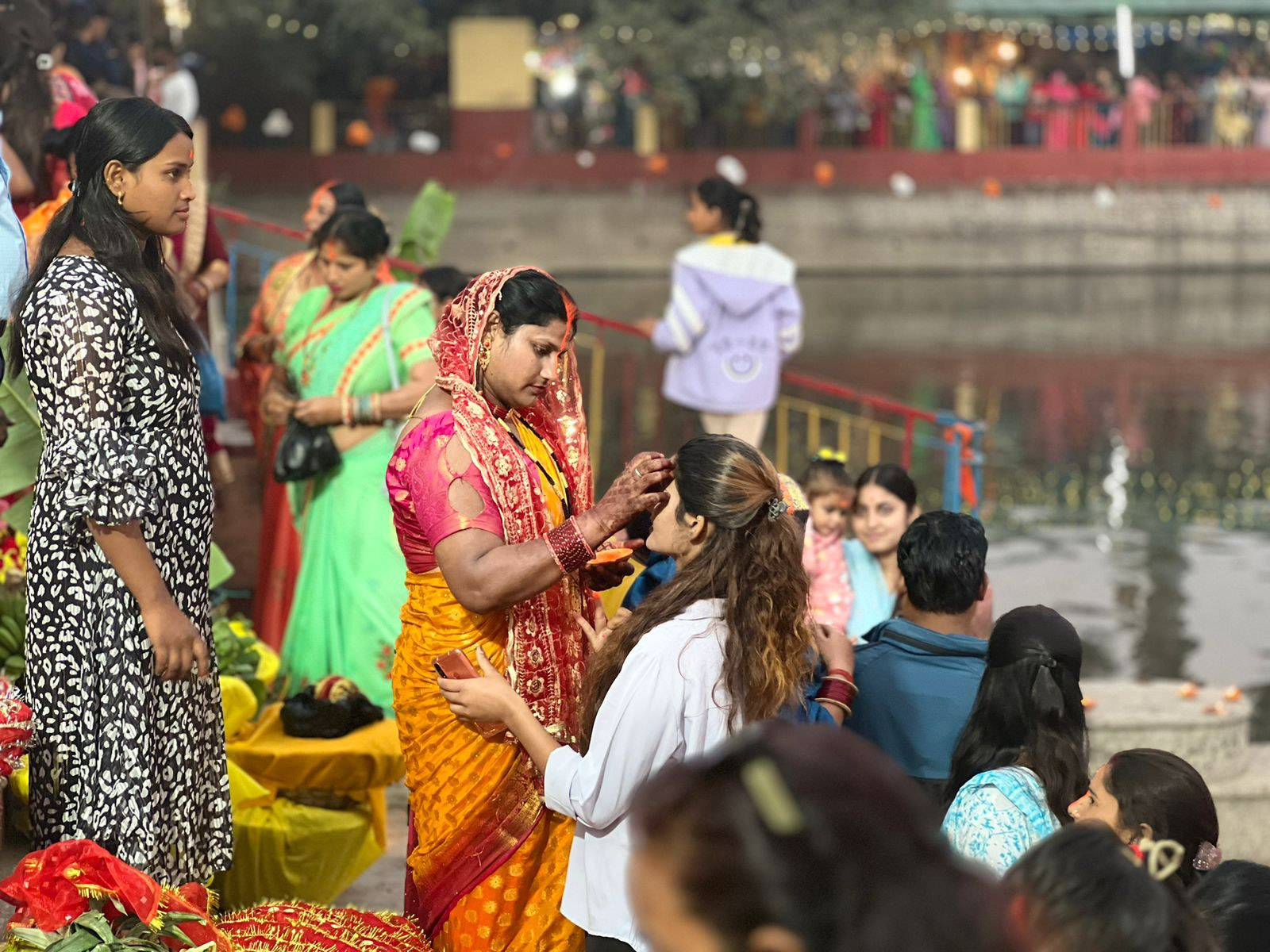 उदाउँदो सूर्यलाई अर्घ्य दिँदै छठ पर्व सम्पन्न