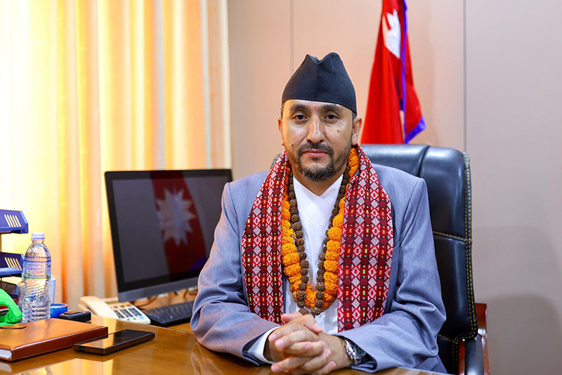 निर्वाचनमा सबैले भाग लिन पाउने वातावरण बनाउने सञ्चार मन्त्री खरेलको भनाई