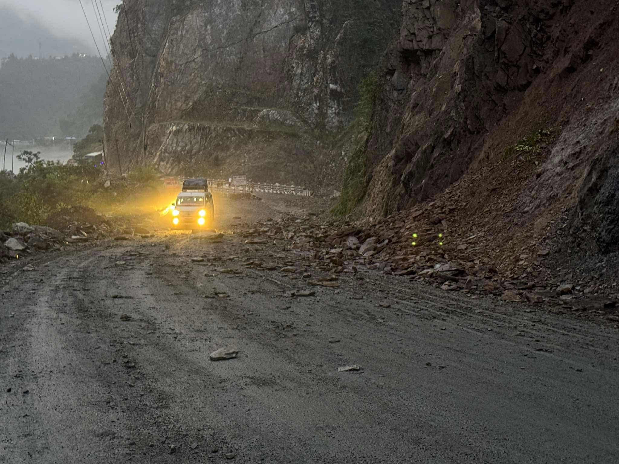 मुग्लिन–नारायणगढ सडकमा आज बिहान ५ बजेदेखि यातायात एकतर्फी सञ्चालन