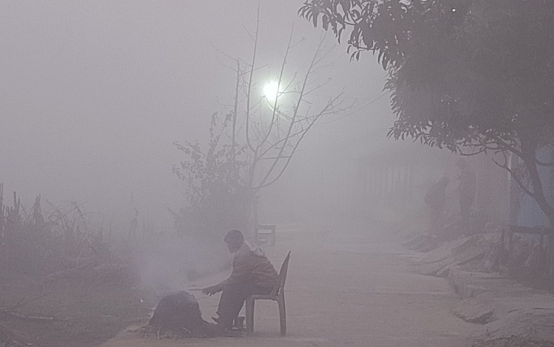 तराईका धेरै ठाउँमा बाक्लो हुस्सु र कुहिरोले जनजीवन प्रभावित : उच्च सतर्कता अपनाउन अपिल
