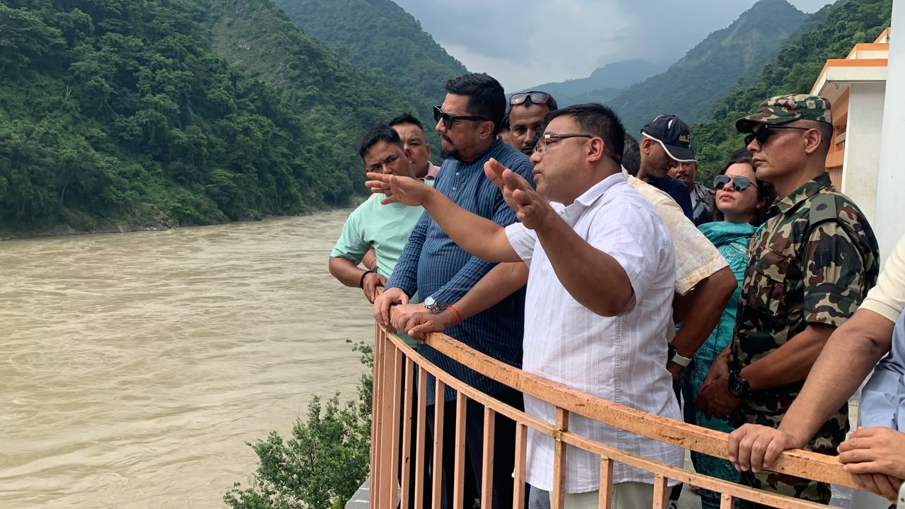 कोशीको कटानबाट बराहक्षेत्र जोगाउन चरणबद्ध नदी नियन्त्रण कार्यक्रम अघि बढाइने : मन्त्री श्रेष्ठ