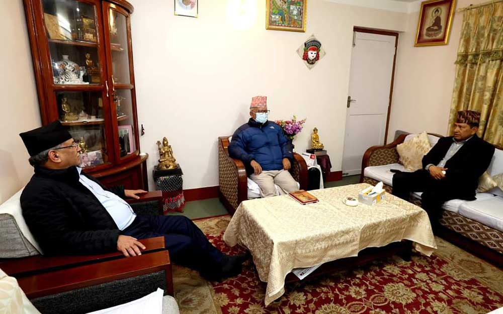 खुमलटारमा नेकपा माओवादी केन्द्रको पदाधिकारी बैठक बस्दै