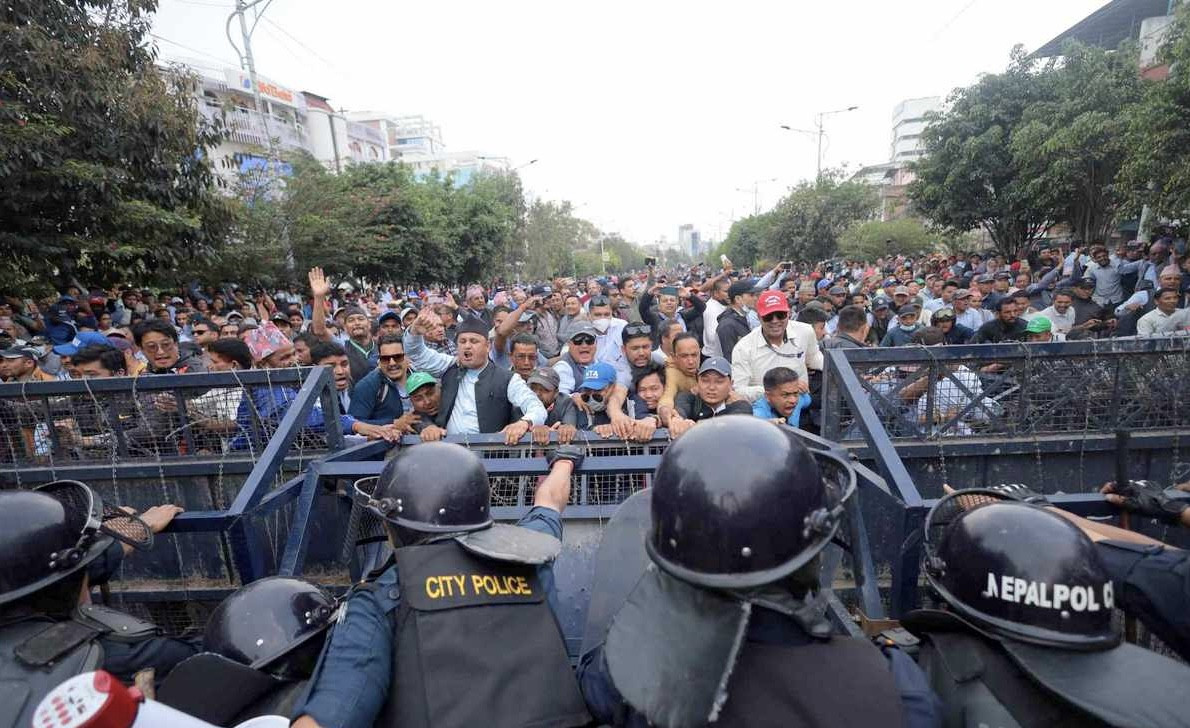 शिक्षक आन्दोलन थप चर्किने, सबै शिक्षकलाई काठमाडौँमा आउन महासंघको अपिल