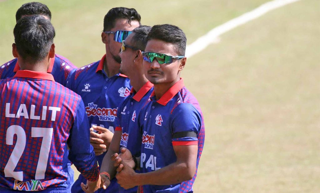 नेपाली क्रिकेटरले भूकम्पको क्षतिको शोकमा गरे मौनधारण, कालोपट्टी बाँधेर मैदानमा
