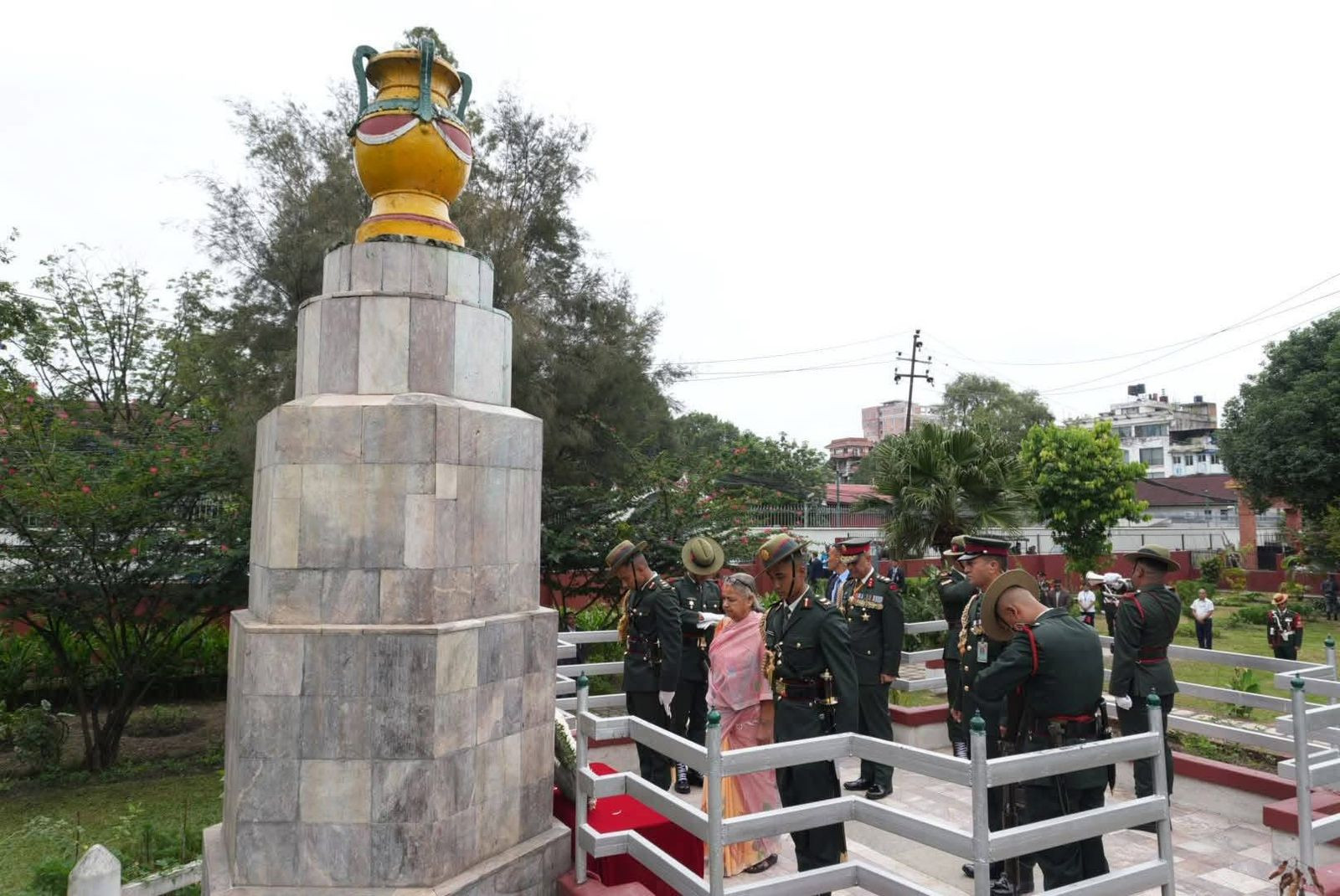 प्रधानमन्त्री सुशीला कार्कीले गरिन लैनचौरस्थित शहीद स्मारकमा श्रद्धाञ्जली अर्पण