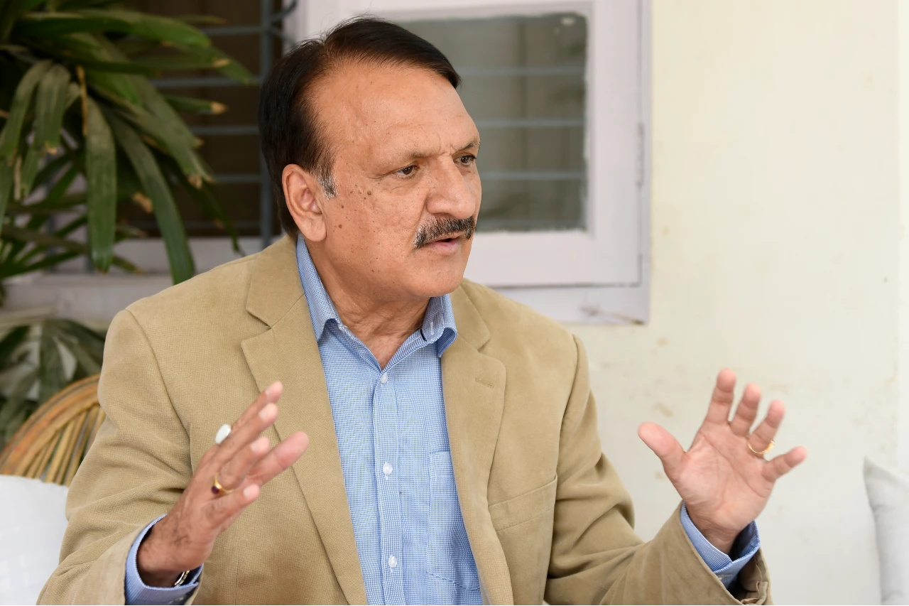 रक्षामा पूर्णबहादुर खड्का र अर्थमा डा. प्रकाशशरण महत निश्चित