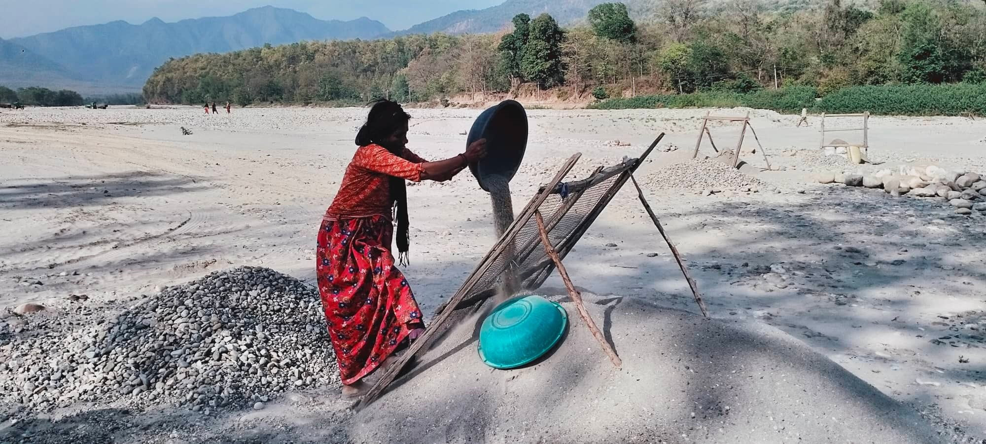बालुवा चाल्दै