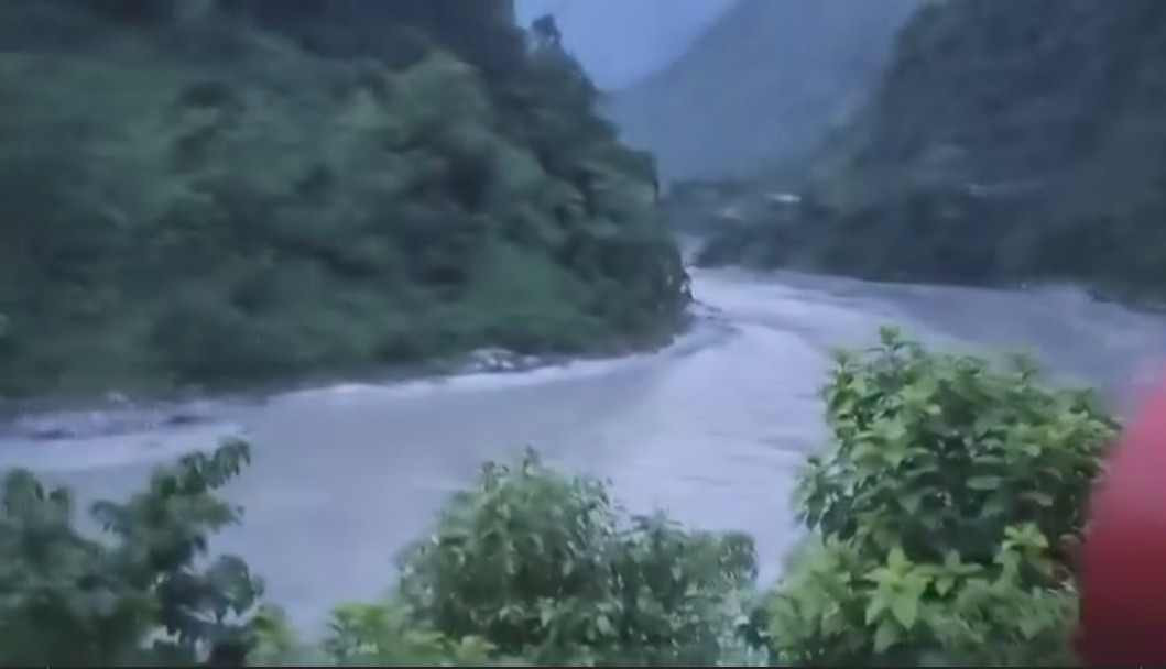 सिमलताल बस दुर्घटना अपडेट : त्रिशूलीमा  बसजस्तै बस्तु देखियो