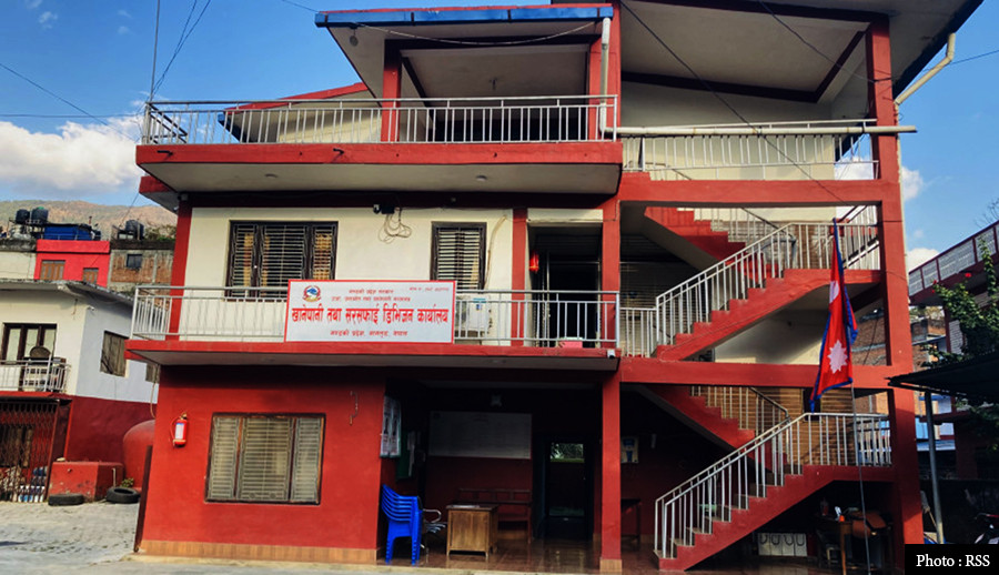 खानेपानी अभावमा बागलुङको दगातुन्डाँडाका बासिन्दा बसाइँ सर्न बाध्य