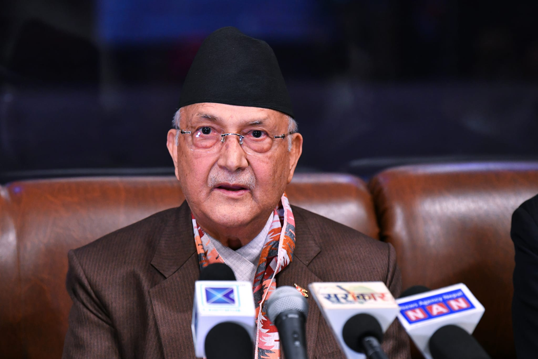 एमाले अध्यक्ष ओली स्वदेश फिर्ता