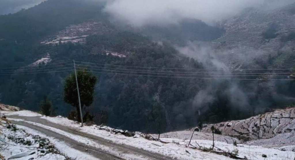 सुदूरपश्चिम प्रदेशको पहाडी जिल्लामा शुक्रबार बेलुकीदेखि हिमपातसहित हिउँदे वर्षा