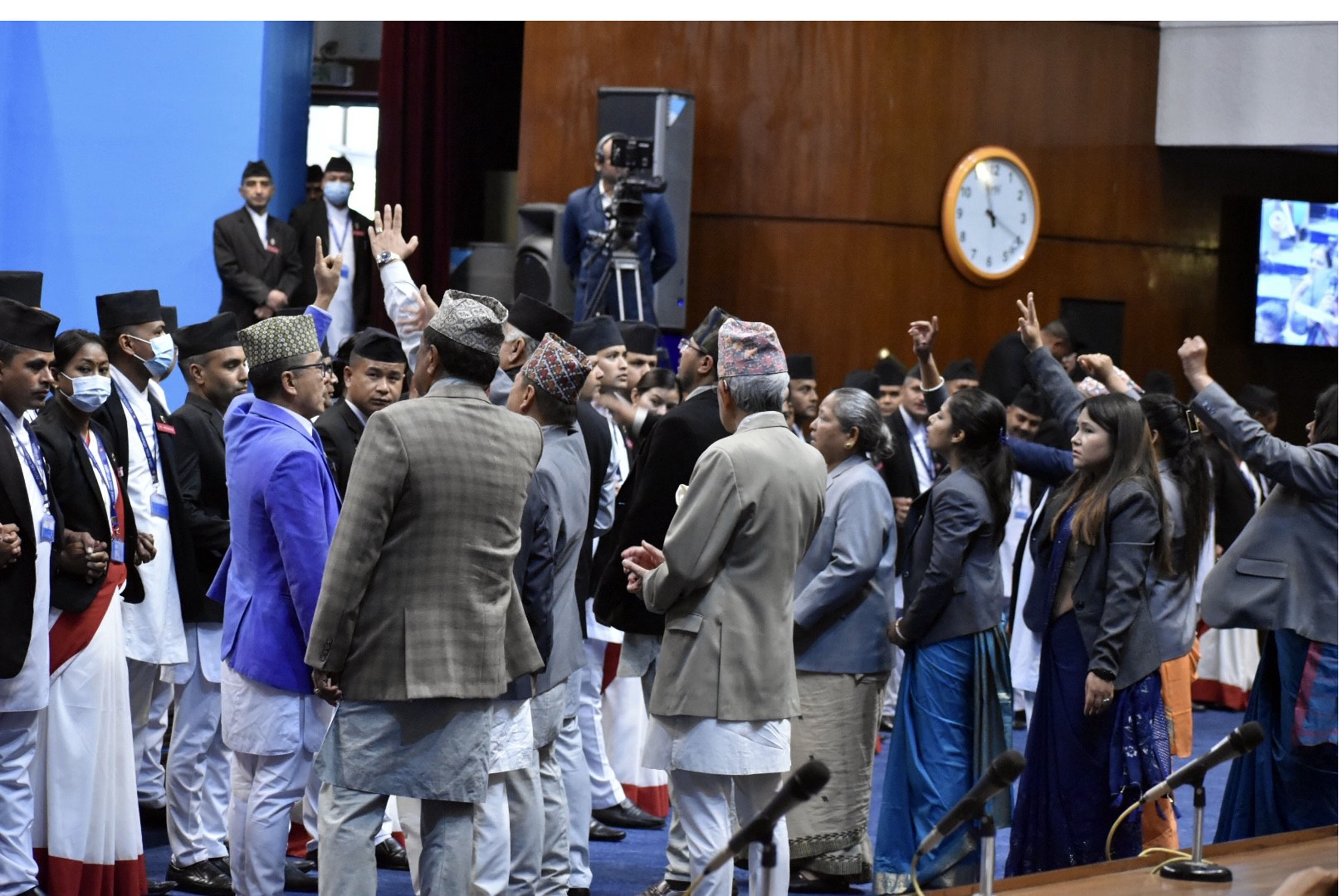 प्रतिनिधिसभा बैठक अवरुद्ध (तस्बिरमा)