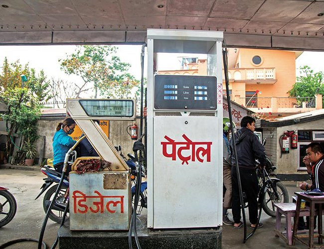 पेट्रोल, डिजेल, मट्टीतेल र हवाई इन्धनको भाउ घट्यो