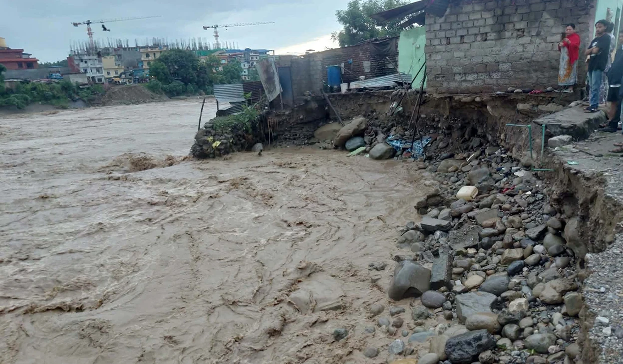 बुढीगण्डकीमा भीषण बाढी: सल्लेरी बजार बगायो, जगत बजारमा पनि ठूलो क्षति