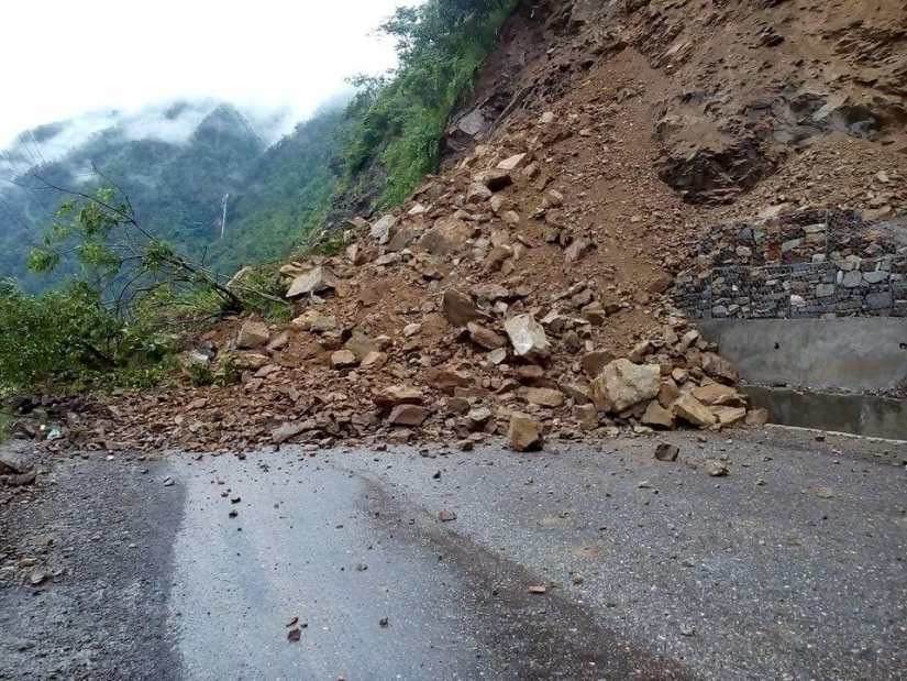 सिद्धार्थ राजमार्ग अवरुद्ध