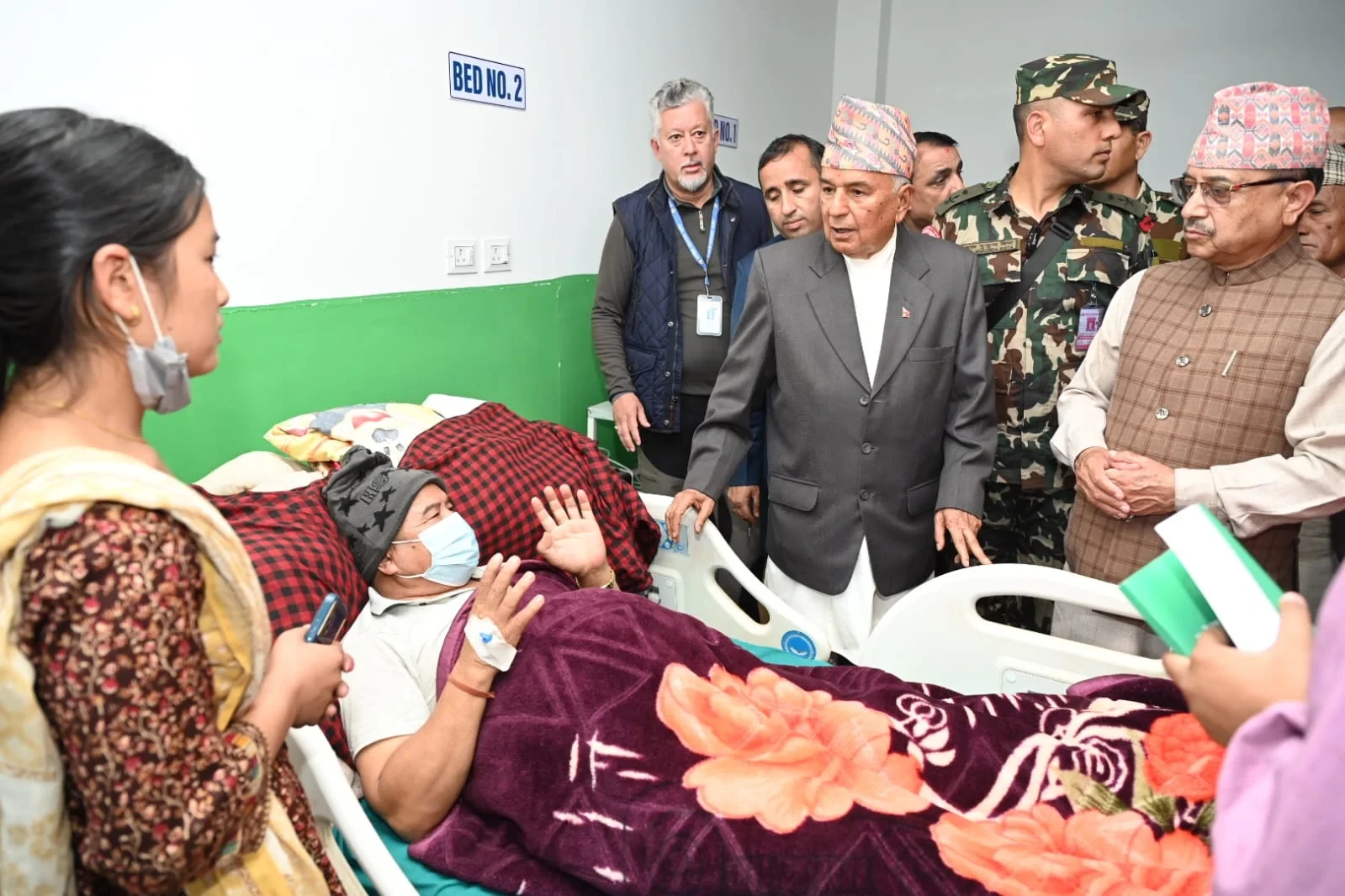 भूकम्पपीडितको राष्ट्रपतिसँग खाद्यान्नदेखि घरसम्म व्यवस्था गरिदिन आग्रह