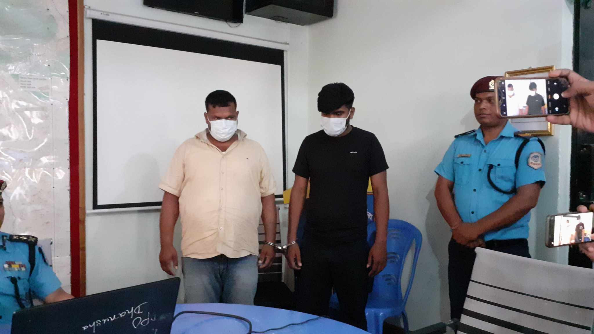 ८० लाख रुपैयाँ लुटेको आरोपमा दुई जना पक्राउ