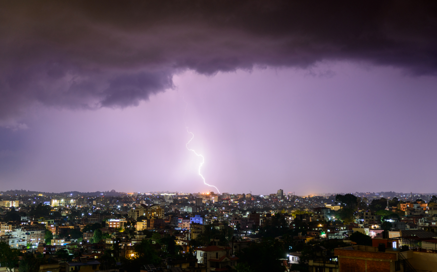 बुधबार राति काठमाडौंमा डरलाग्दो चट्याङ किन पर्‍यो ?