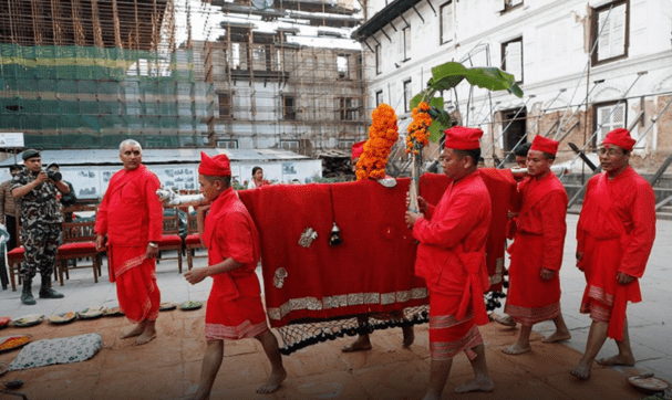 नवरात्रको सातौं दिनः घरमा फूलपाती भित्र्याइँदै