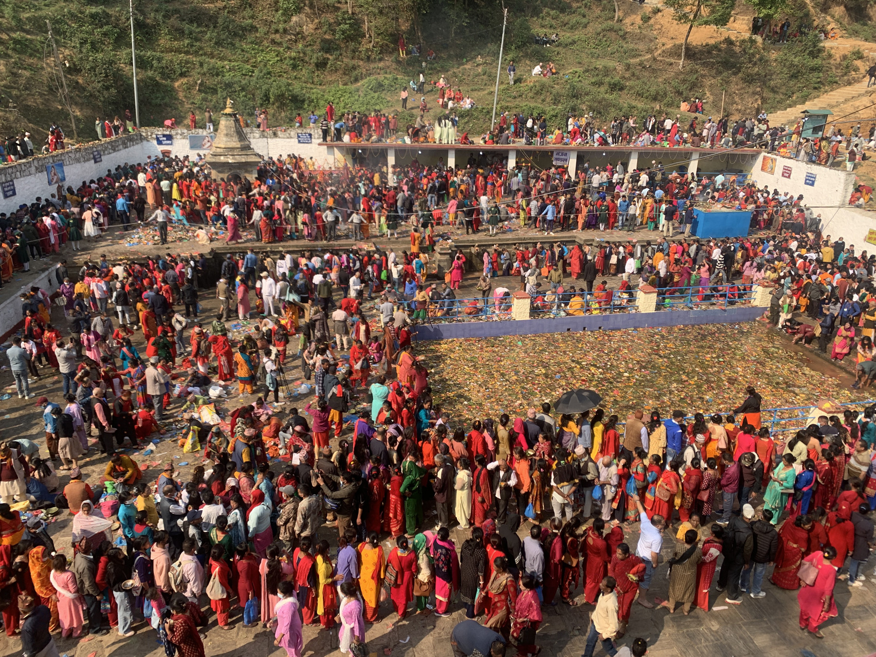 माताप्रति श्रद्धाभाव प्रकट गर्दै मनाइयो आमाको मुख हेर्ने पर्व