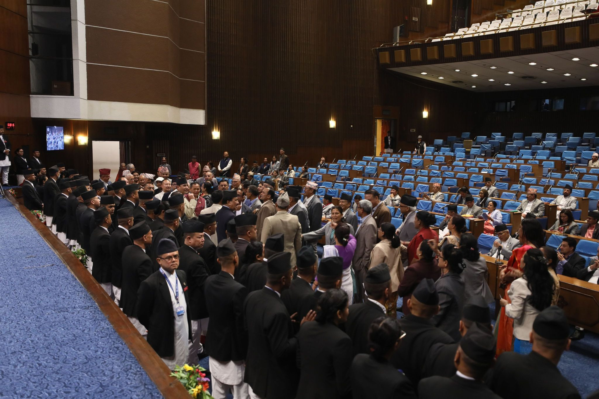 कांग्रेसको नाराबाजीपछि प्रतिनिधि सभाको बैठक स्थगित