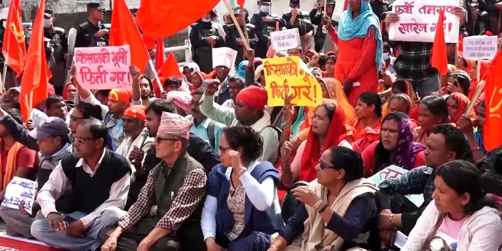 मिटरब्याज पीडितहरु आज सिंहदरबार घेराउमा