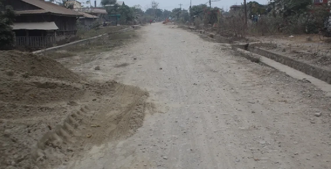 सडक अलपत्र पार्ने निर्माण व्यवसायीसँग स्पष्टीकरण माग