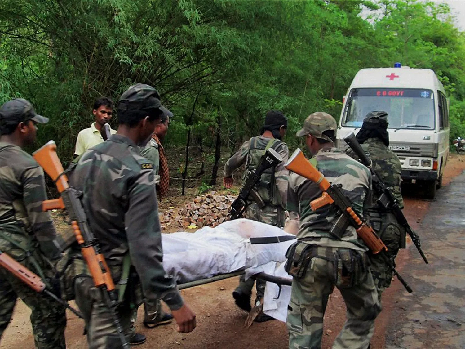 माओवादी विद्रोहीको आक्रमणमा दश भारतीय प्रहरीको मृत्यु