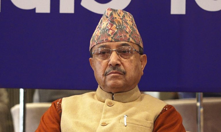कांग्रेसका कार्यवाहक सभापति पूर्णबहादुर खड्काको निवास क्षेत्रमा सुरक्षा बढ्यो