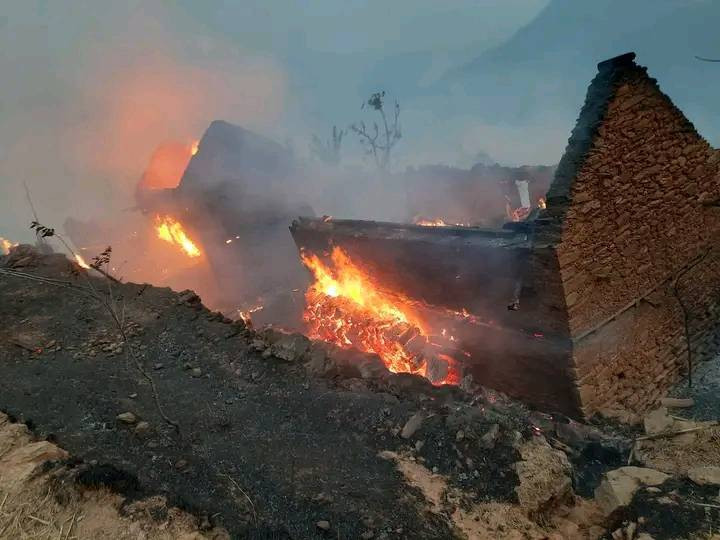 तेह्रथुम : भीषण आगलागीको कारण ७ घर जलेर नष्ट, समस्या थप जटिल बन्दै