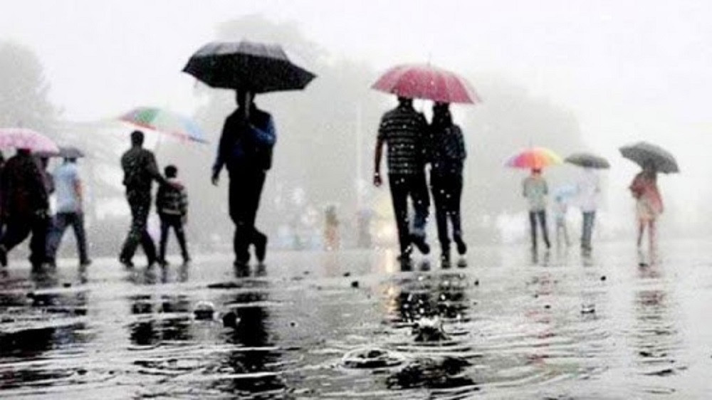 हावाहुरीसँगै वर्षा हुन थालेपछि...