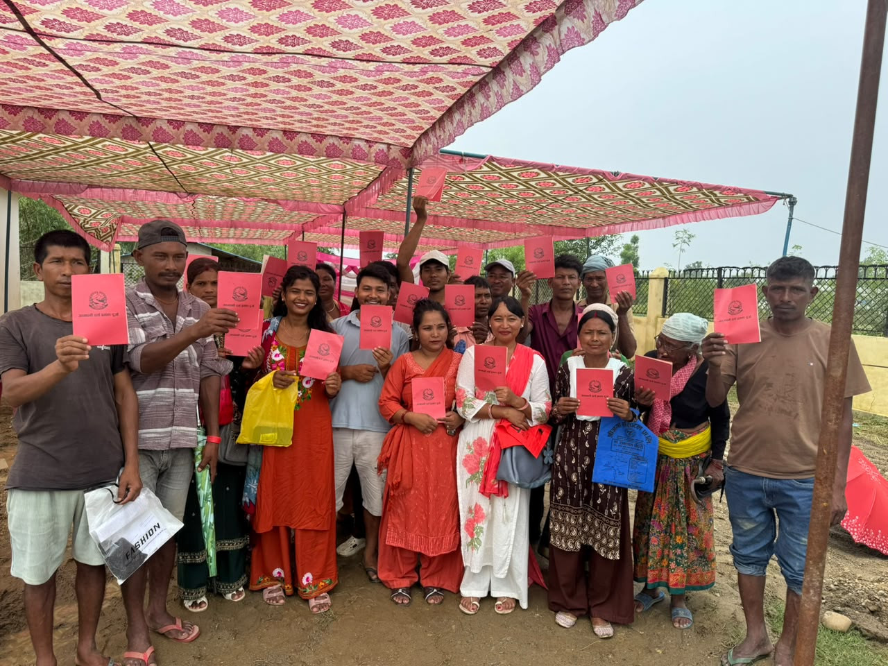 बर्दियाबाट लालपुर्जा वितरण अभियान सुरु, २९ भूमिहीन परिवार बने कानुनी जग्गाधनी