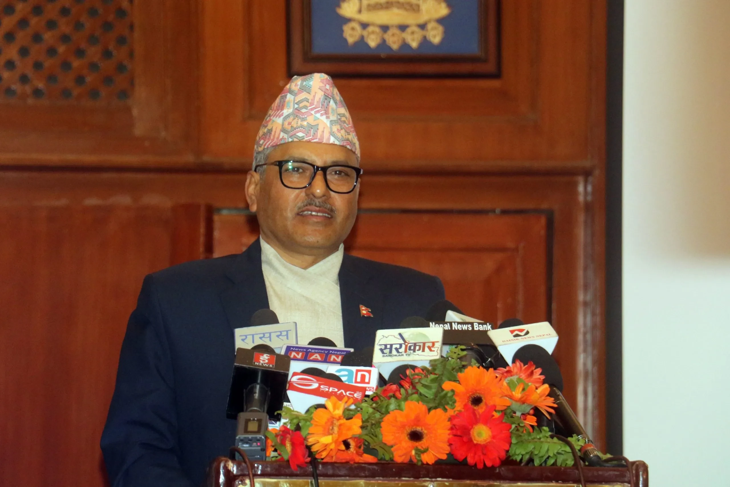 नेपालका बैंकहरूको अवस्था सुरक्षित छ– गभर्नर अधिकारी