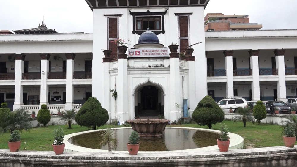 मतदाता नामावलीमा नाम दर्ता गर्न गर्नेहरुको भिड बढ्दै