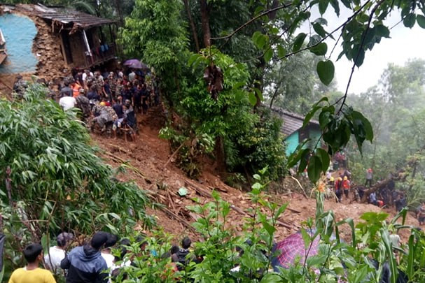 पहिरोले घर पुर्दा एकै परिवारका चार जनाको मृत्यु