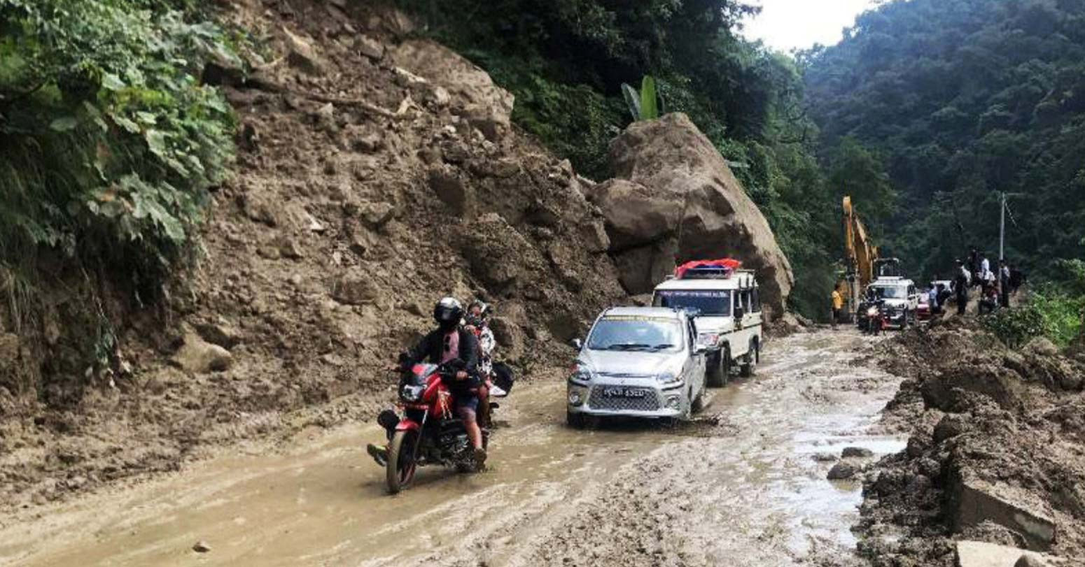अवरुद्ध भैँसे–भीमफेदी सडकखण्डमा यातायात सञ्चालन