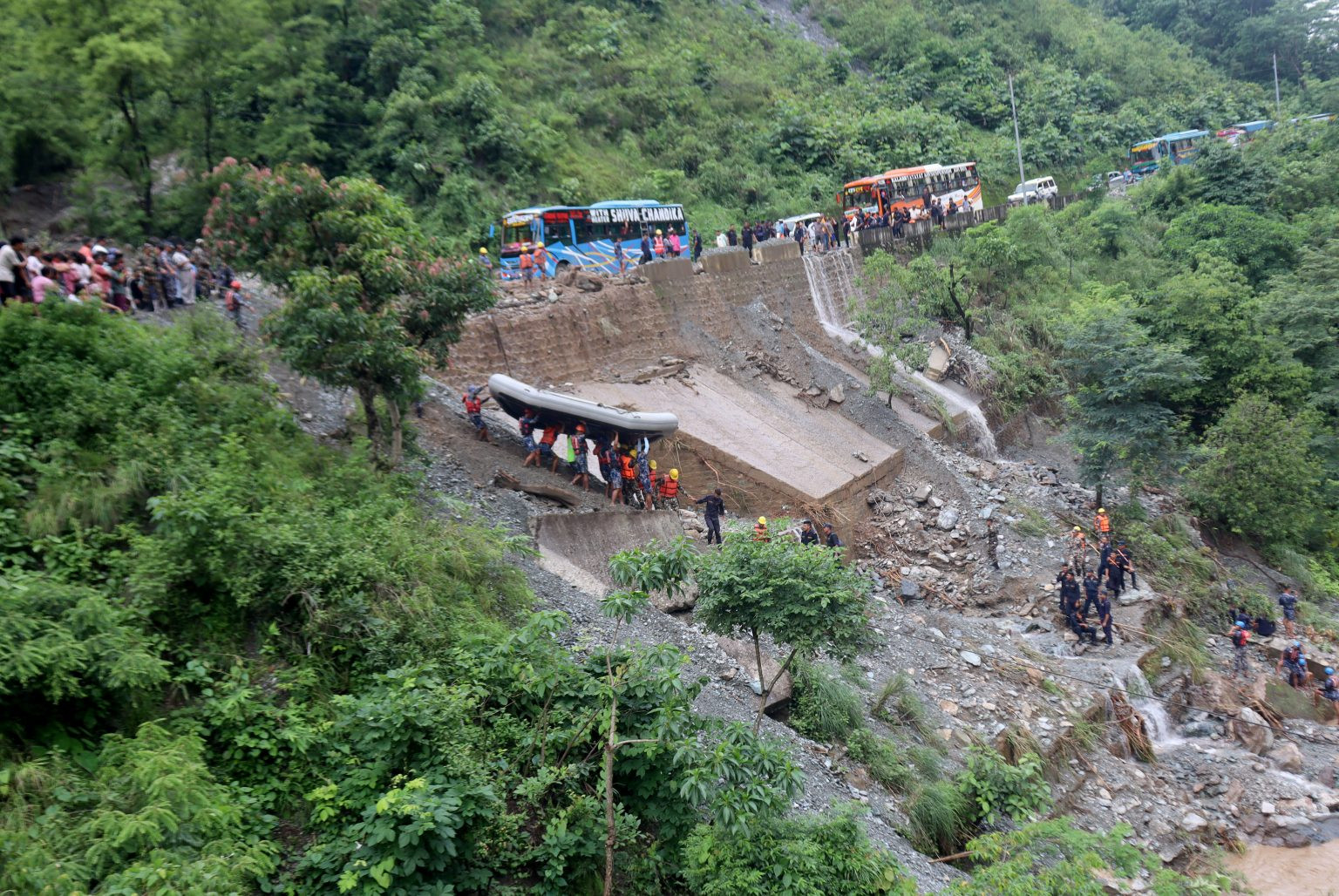 सिमलताल पहिरो : मृतक र बेपत्तालाई राहात लिन जिप्रका रौतहटको अनुरोध