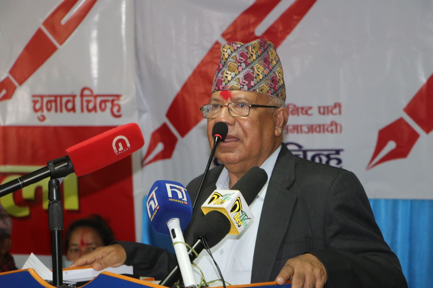 ओली फेरि संसद विघटन गर्ने दाउमा छन् : माधव नेपाल