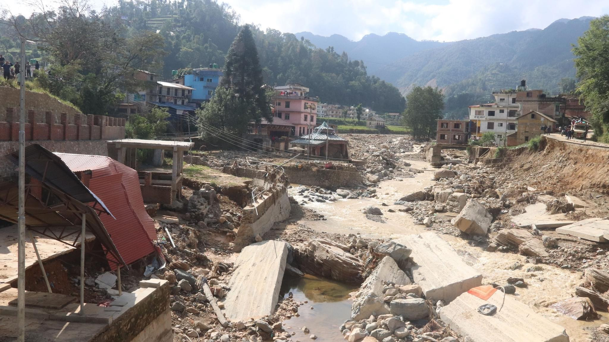 फूलपातीअघि पनि खुलेनन् विभिन्न राजमार्गका पाँच खण्ड