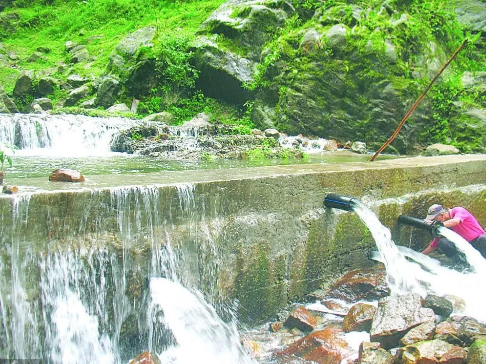 सन्दकपुरको पानी इलाम बजारमा